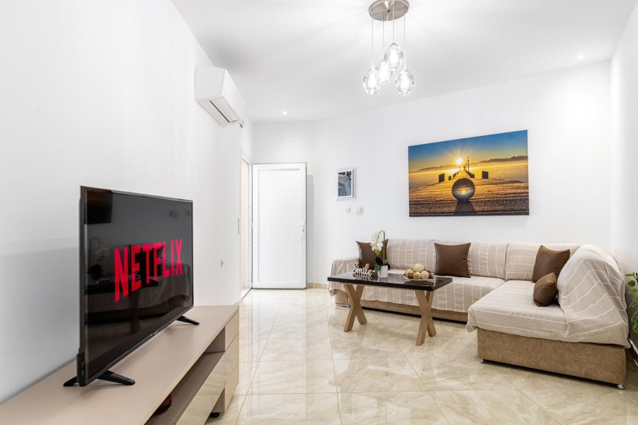 4You Luxury Apartments By Keyplanner Мораитика Екстериор снимка